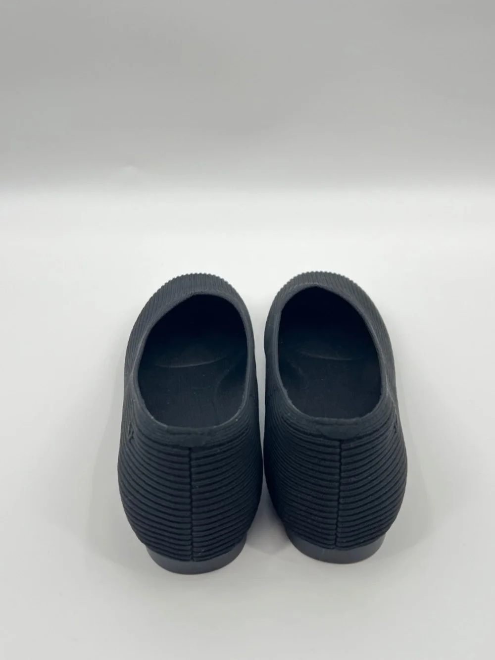 NWOB Vivaia Women's Black Margot 2.0 Square-toe V-Cut Flats Size EU 41 (US 9.5)